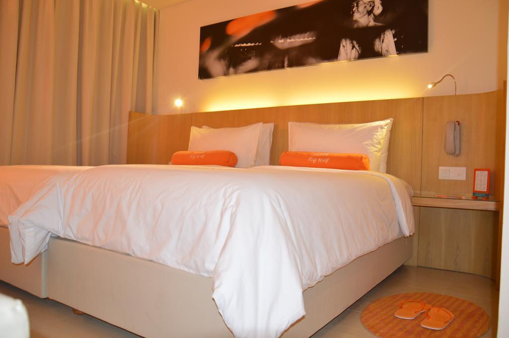 Harris Hotel Raya Kuta Lombok Zimmer foto